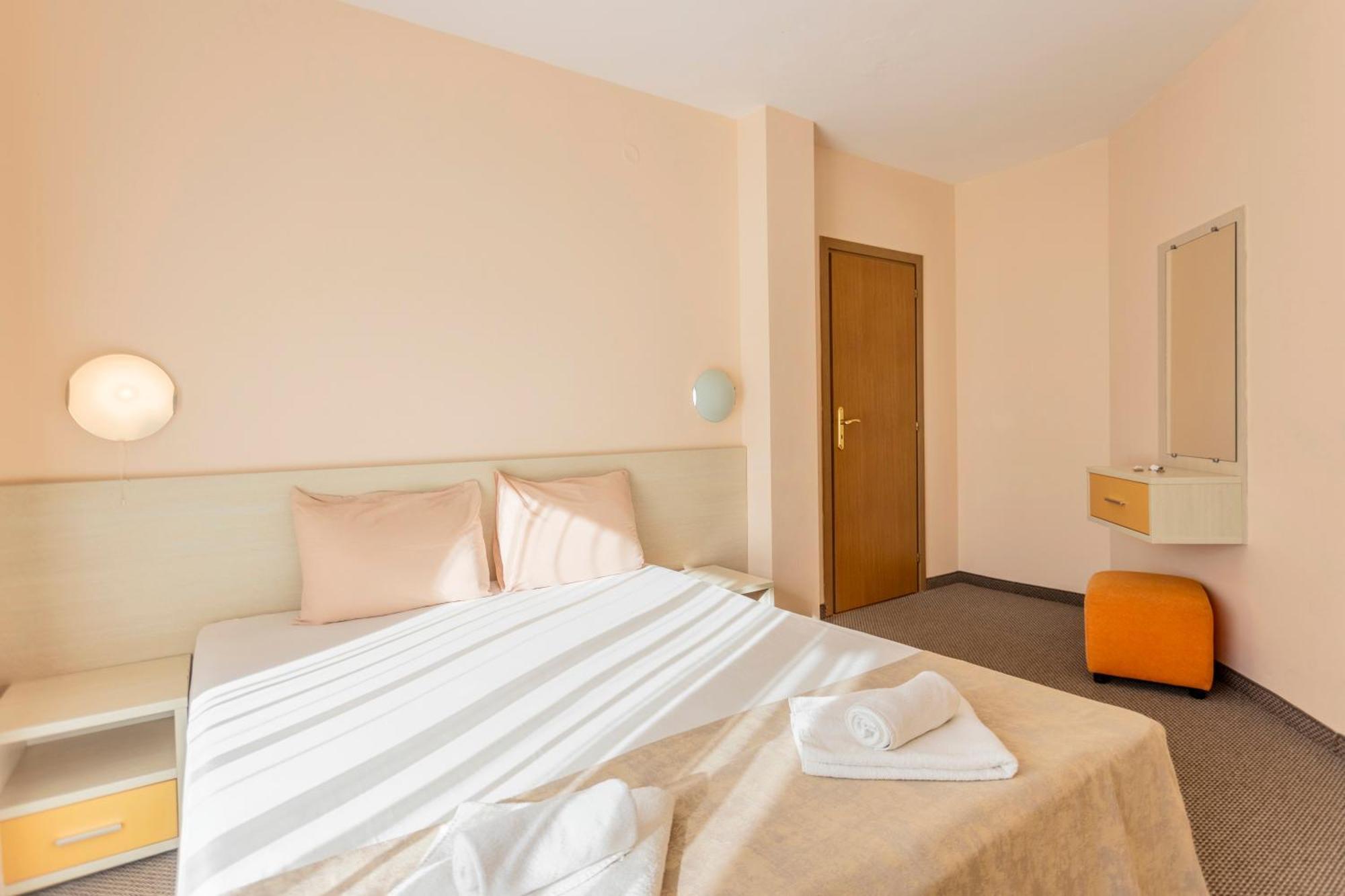 Aparthotel Hotel Prestige City II Приморсько Екстер'єр фото